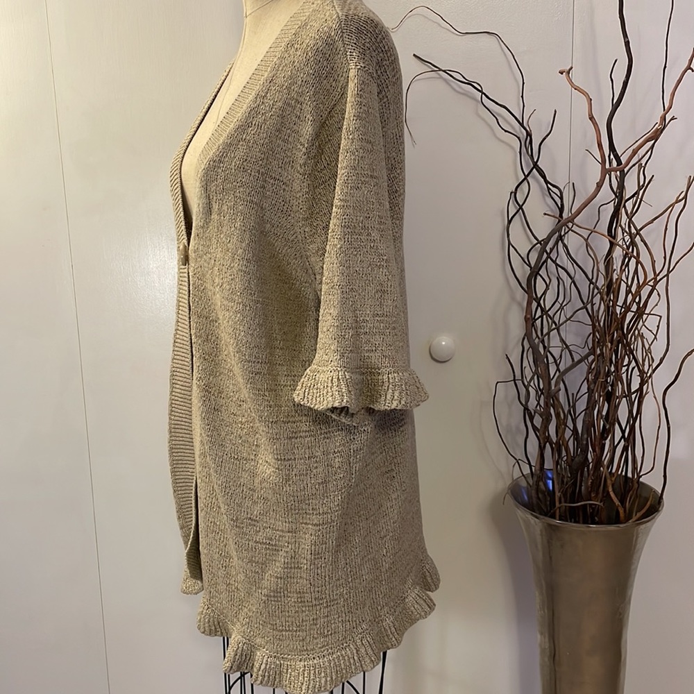 Sarah Spencer One button cardigan sweater with ruffle trim - Picture 4 of 7